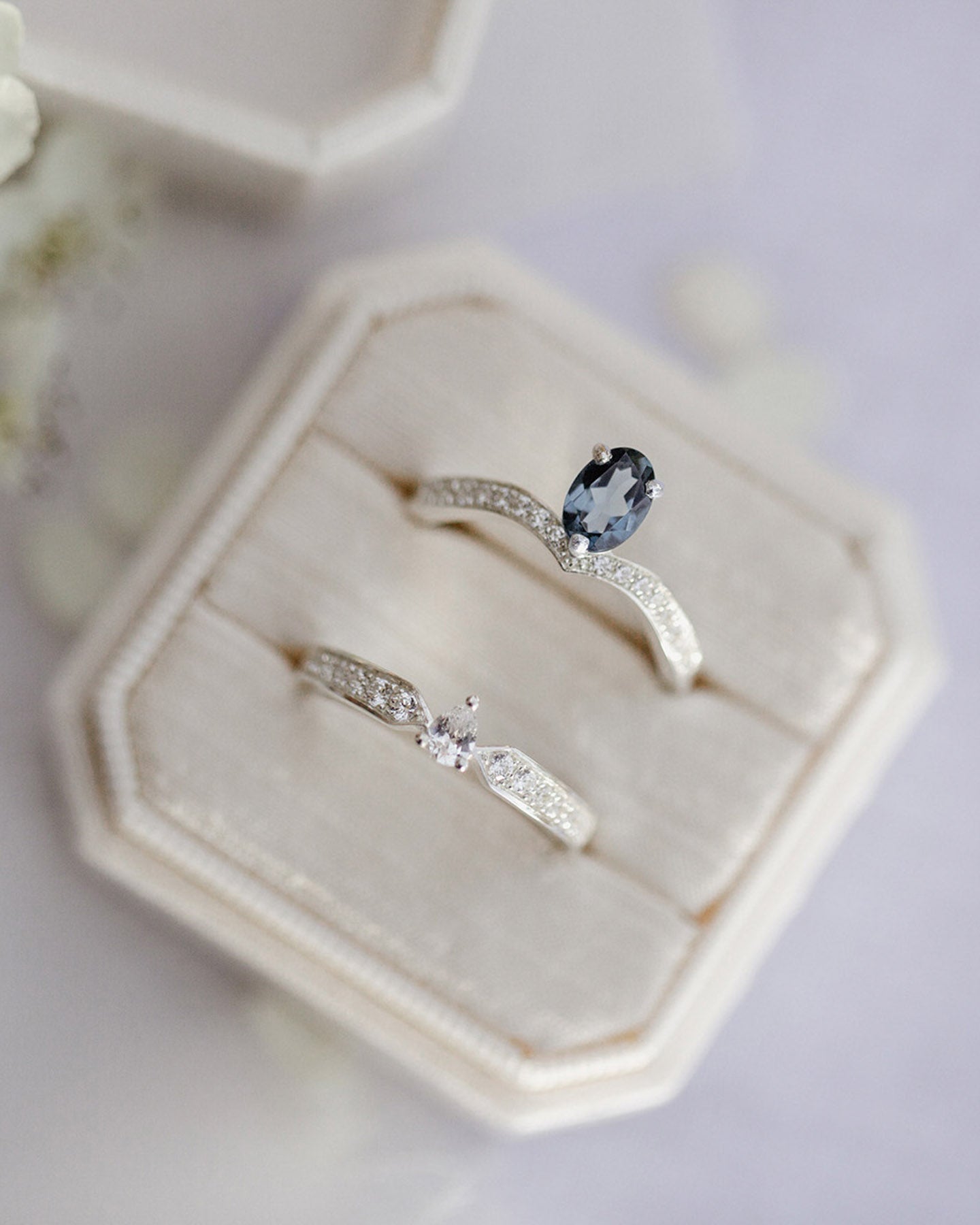 A bespoke gold engagement ring, handcrafted at Amare Jewelry in Lisbon, Portugal.