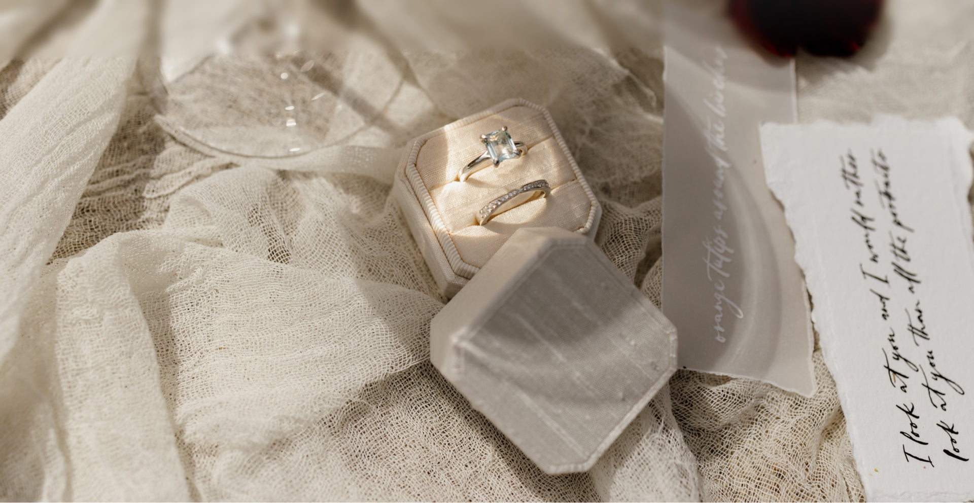A bespoke white gold custom made engagement ring and with a solitaire diamond, handcrafted at Amare Jewelry in Lisbon.